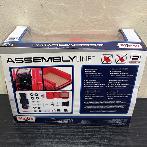 Maisto Red 1948 Ford F-1 Pickup Model Kit - Picture 2 of 3